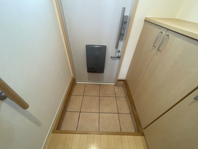 ＭＡＳＴ ＣＯＵＲＴ下滝野Aの玄関