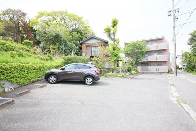 メモリーポケットの駐車場