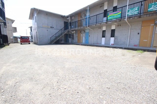 センチュリー21金田　E棟の駐車場|駐車スペースもあります