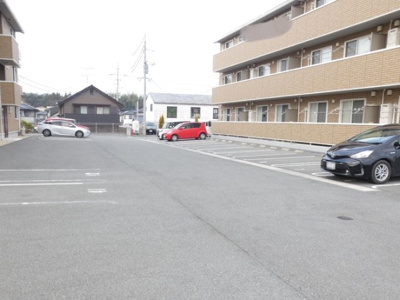 【駐車場】 | ベルヴィルカメリアA棟 | カースペースがあります