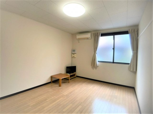 【居間・リビング】 | 設備・使用は号室により異なる為、現況を優先致します。