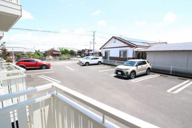 アルカディア・AIの駐車場|駐車場があるので、車を買う予定の方も安心です