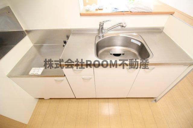 アルカディア・AIのキッチン|コンパクトなキッチンで掃除もラクラク