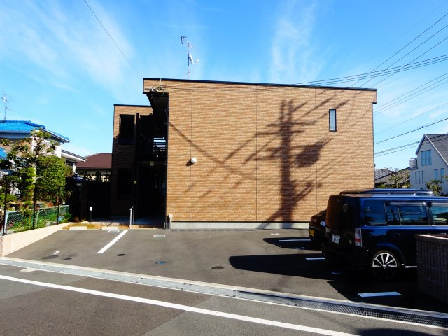 レオネクストアズールぐみのきの駐車場