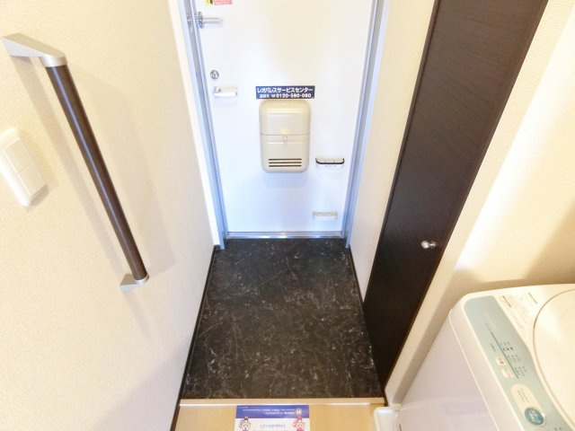 レオネクストアズールぐみのきの玄関
