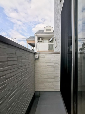 【バルコニー】 | sorriso villa terrace | 別号室の写真になります。現況優先。