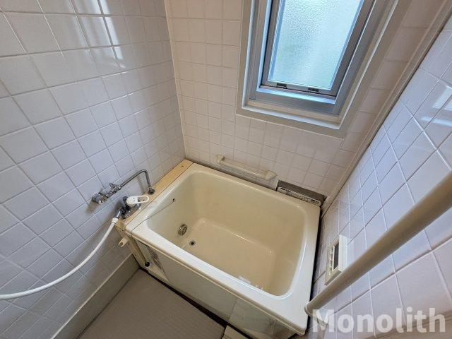 鶴山台28号棟の浴室