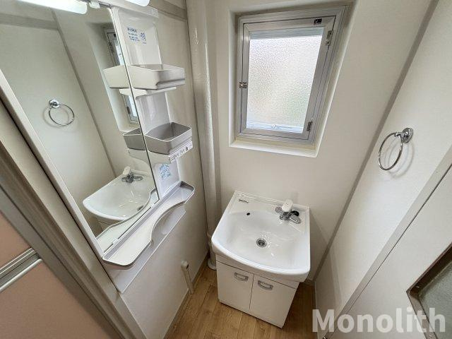 鶴山台28号棟の洗面所