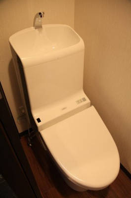 【トイレ】 | クレオ千早 | 別号室の写真になります。現況優先。