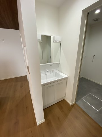 米子市新開2丁目未入居戸建の独立洗面台