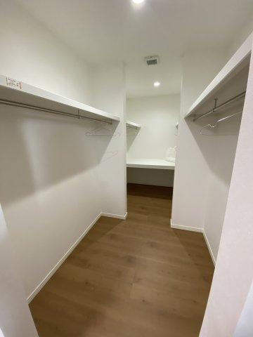 米子市新開2丁目未入居戸建の収納