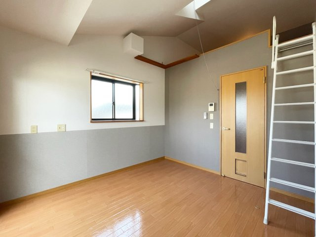 【洋室】 | ピュア大橋参番館 | 使い勝手のいい洋室です※写真は類似です