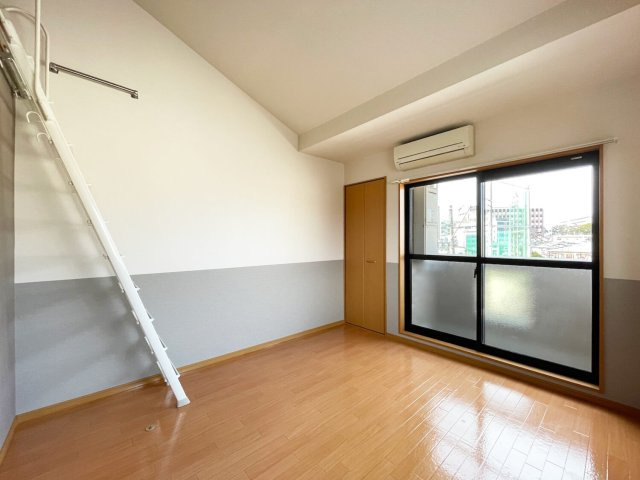 【洋室】 | ピュア大橋参番館 | 使い勝手のいい洋室です※写真は類似です