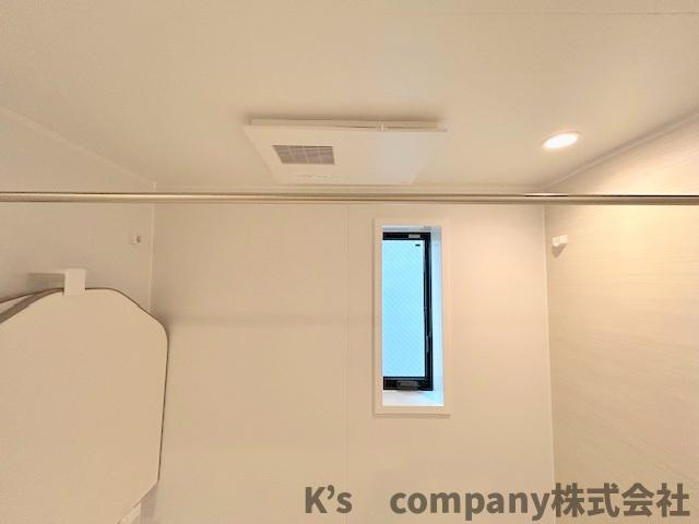 茅ヶ崎市円蔵2丁目　新築戸建　2号棟の設備|長雨の続く時期の洗濯物の心配を解消できる浴室乾燥機付き♪