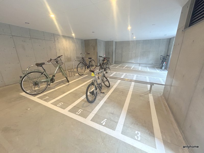 CREST TAPP新大阪　仲介手数料無料の駐車場