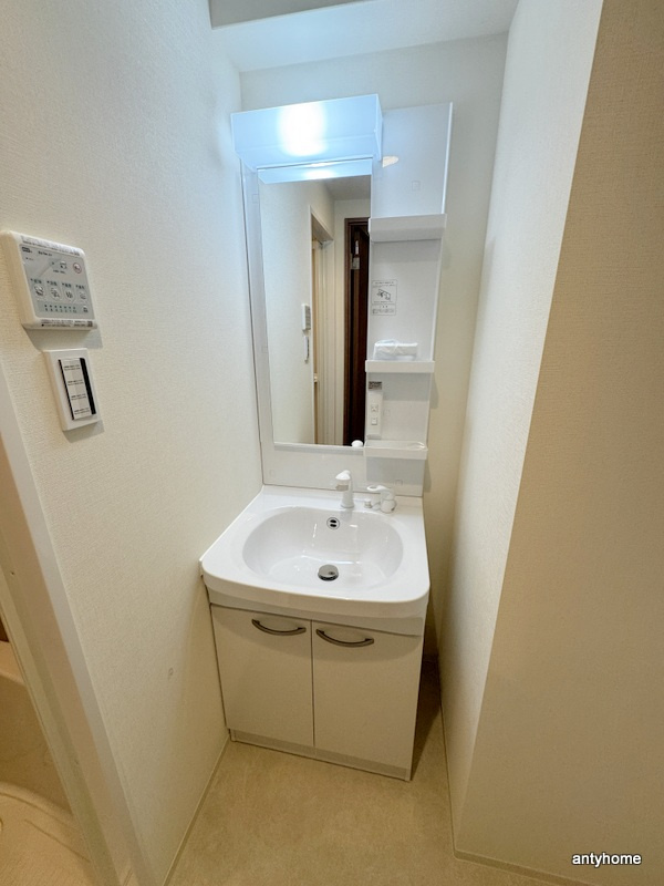 CREST TAPP新大阪　仲介手数料無料の洗面所