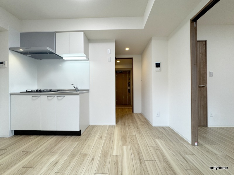 CREST TAPP新大阪　仲介手数料無料の居間・リビング