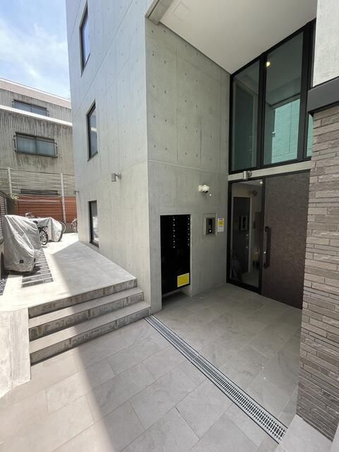 ｏｍｏｃｉ　ｄ’　ｓｕｇｉｎａｍｉｗａｄａのエントランス