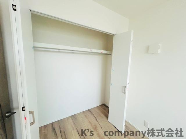 茅ヶ崎市円蔵2丁目　新築戸建　4号棟の収納|洋室6.3帖の収納スペース◇