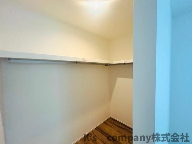 茅ヶ崎市円蔵2丁目　新築戸建　4号棟の収納|普段使いのない季節物の家電製品などの収納にも便利なウォークインクローゼット☆