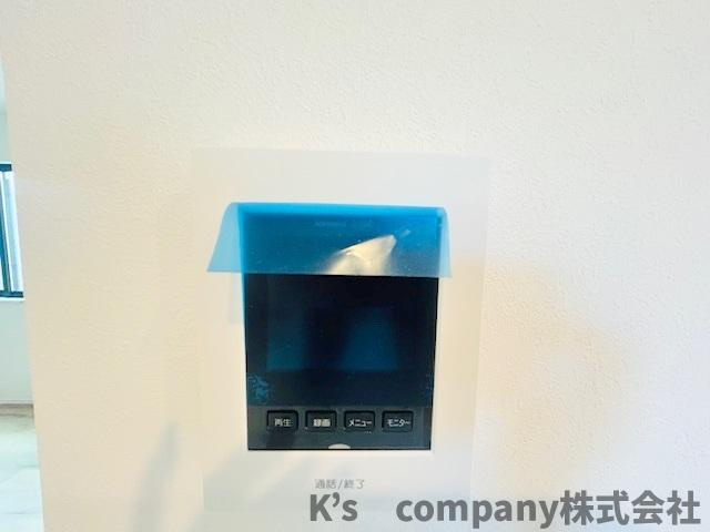 茅ヶ崎市円蔵2丁目　新築戸建　4号棟のセキュリティ|訪問者の顔が確認できるテレビモニター付きインターホン☆