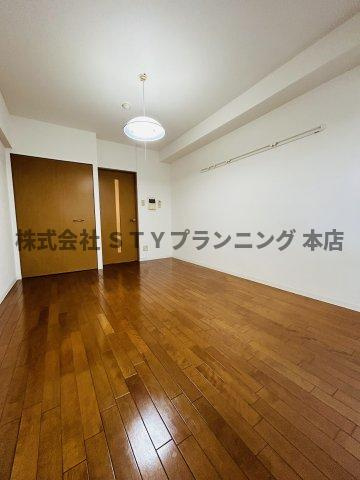 仲介手数料０円！HF丸の内レジデンスの居間・リビング