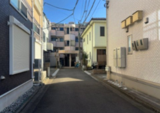 【外観】 | スカイコート矢部第２ | 外観はマンション管理がされているかの目安になります。築年数が古いと、壁面は劣化してひび割れが生じることも！建物が古びていても細かいところが修繕されていると、きちんと管理されているなぁと感じるでしょう。