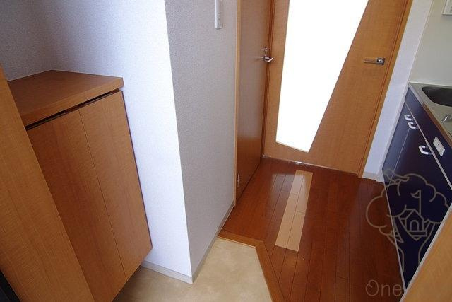 セレニテ中津の玄関