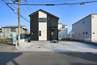 【駐車場】 | 並列駐車可能なカースペースです！お客様も遊びに来やすいですね♪