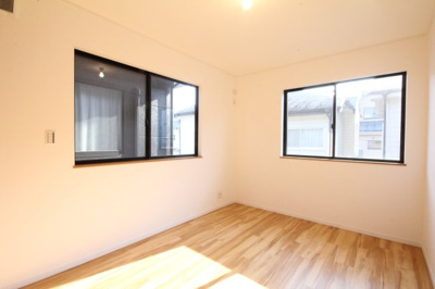 【洋室】 | 三郷市早稲田7丁目中古 | 南向きで陽当り良好