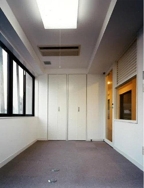 本町２　戸建の収納|3階事務所
収納スペースあり