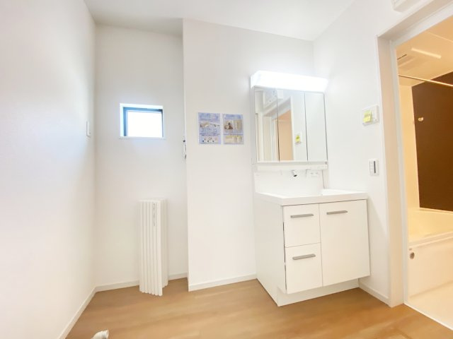 『八王子市新築戸建て』八王子市清川町27-1【仲介手数料無料】　１期の独立洗面台|～仲介手数料無料☆八王子ひなた不動産～八王子市清川町　新築戸建て
