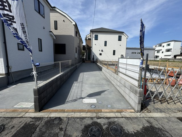 葛飾区水元２丁目新築戸建【水元小学校：10分】の駐車場|C号棟駐車スペース・縦列２台駐車可