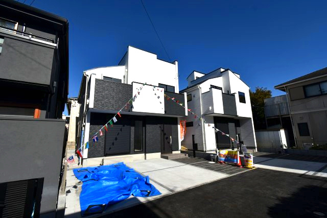 吉祥寺南町3丁目・新築戸建の前面道路含む現地写真