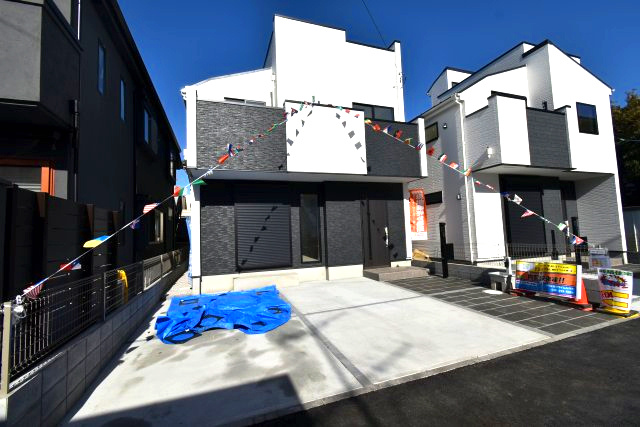 吉祥寺南町3丁目・新築戸建の前面道路含む現地写真