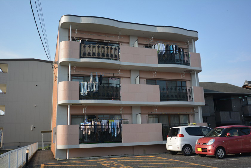 美和プレジデントの外観