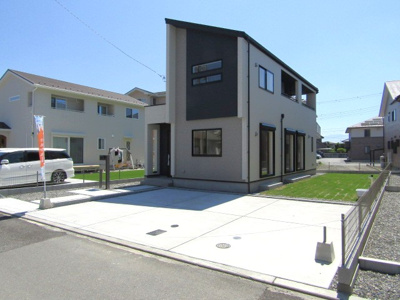 【駐車場】 | ブルーミングガーデン甲斐市万才　1号棟 | カースペースがあります
