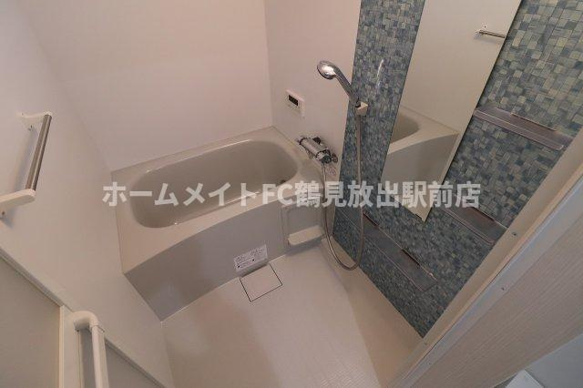 大阪市鶴見区諸口１丁目のアパートの浴室