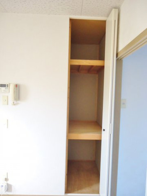 【その他】 | ビーライン日吉台A棟 | DK6帖の収納
