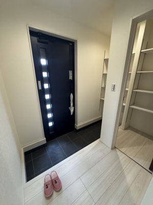 【玄関】 | リーブルガーデン．Ｓ　深谷小前田第４　 | 10号棟現地玄関（2025年04月15日）撮影