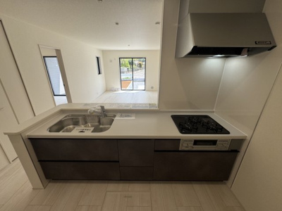 【キッチン】 | リーブルガーデン．Ｓ　深谷小前田第４　 | 10号棟現地キッチン（2025年04月15日）撮影