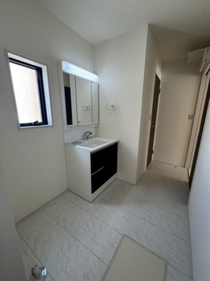 【独立洗面台】 | リーブルガーデン．Ｓ　深谷小前田第４　 | 10号棟現地洗面所（2025年04月15日）撮影