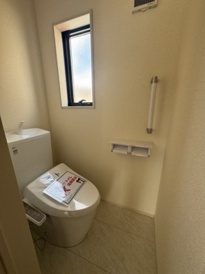 【トイレ】 | リーブルガーデン．Ｓ　深谷小前田第４　 | 10号棟現地トイレ（2025年04月15日）撮影