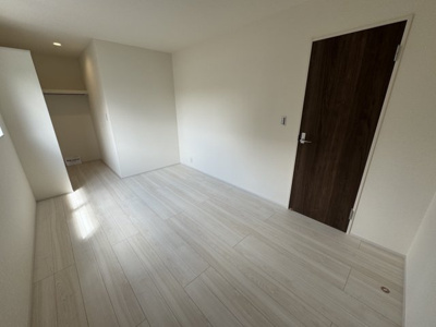 【洋室】 | リーブルガーデン．Ｓ　深谷小前田第４　 | 10号棟現地２F洋室（2025年04月15日）撮影