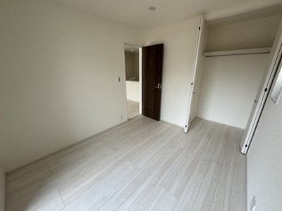 【洋室】 | リーブルガーデン．Ｓ　深谷小前田第４　 | 10号棟現地２F洋室（2025年04月15日）撮影