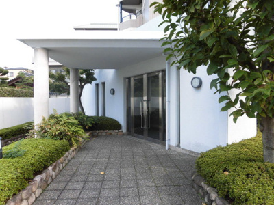 【エントランス】 | メゾンソワール | きれいにお手入れされたエントランスです