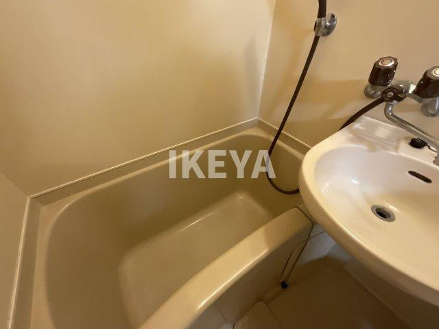 新納ビルの浴室