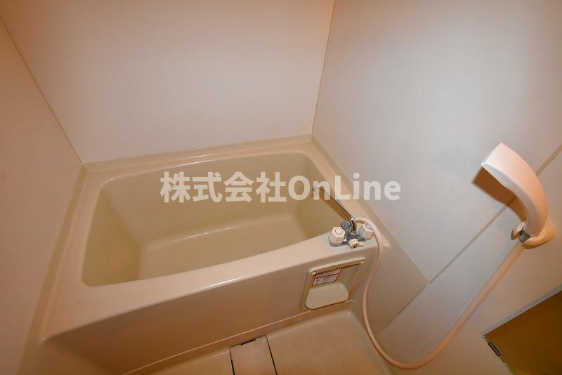 トラスティ加美の浴室