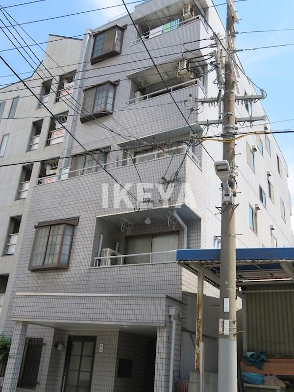 ファミールK&Mの外観