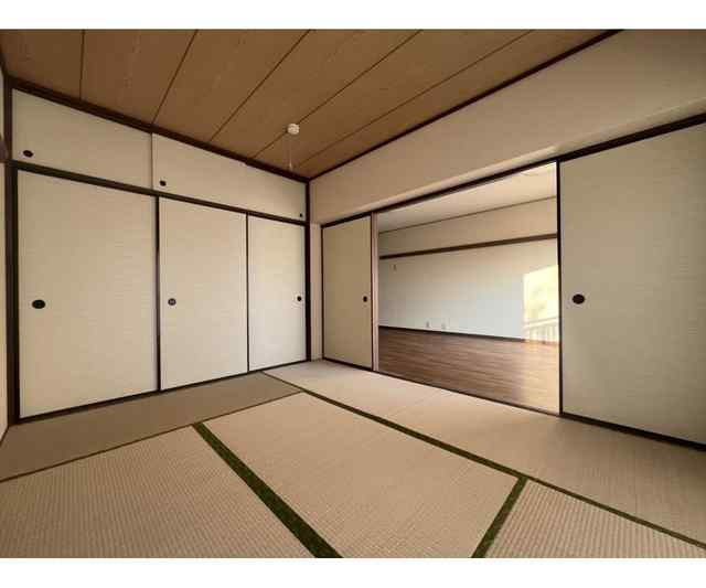 川崎市麻生区千代ケ丘５丁目の賃貸マンションの和室